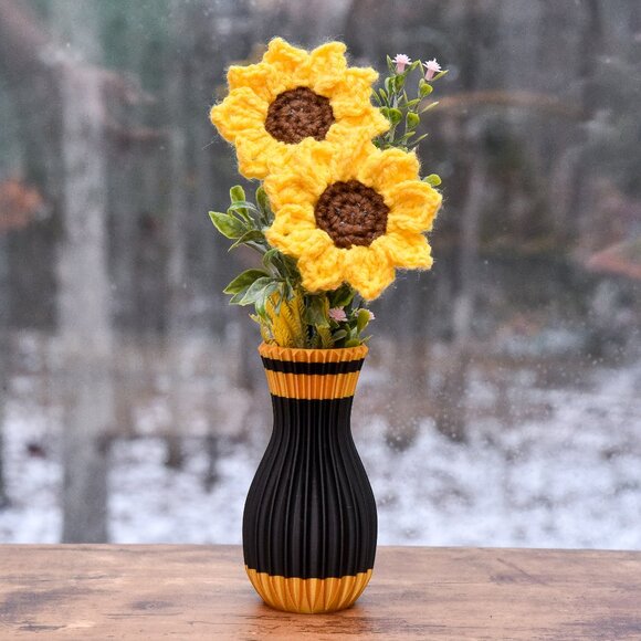 Crochet Flowers and Vase Black and Gold Decorative Floral Arrangement Home Decor - Picture 1 of 1